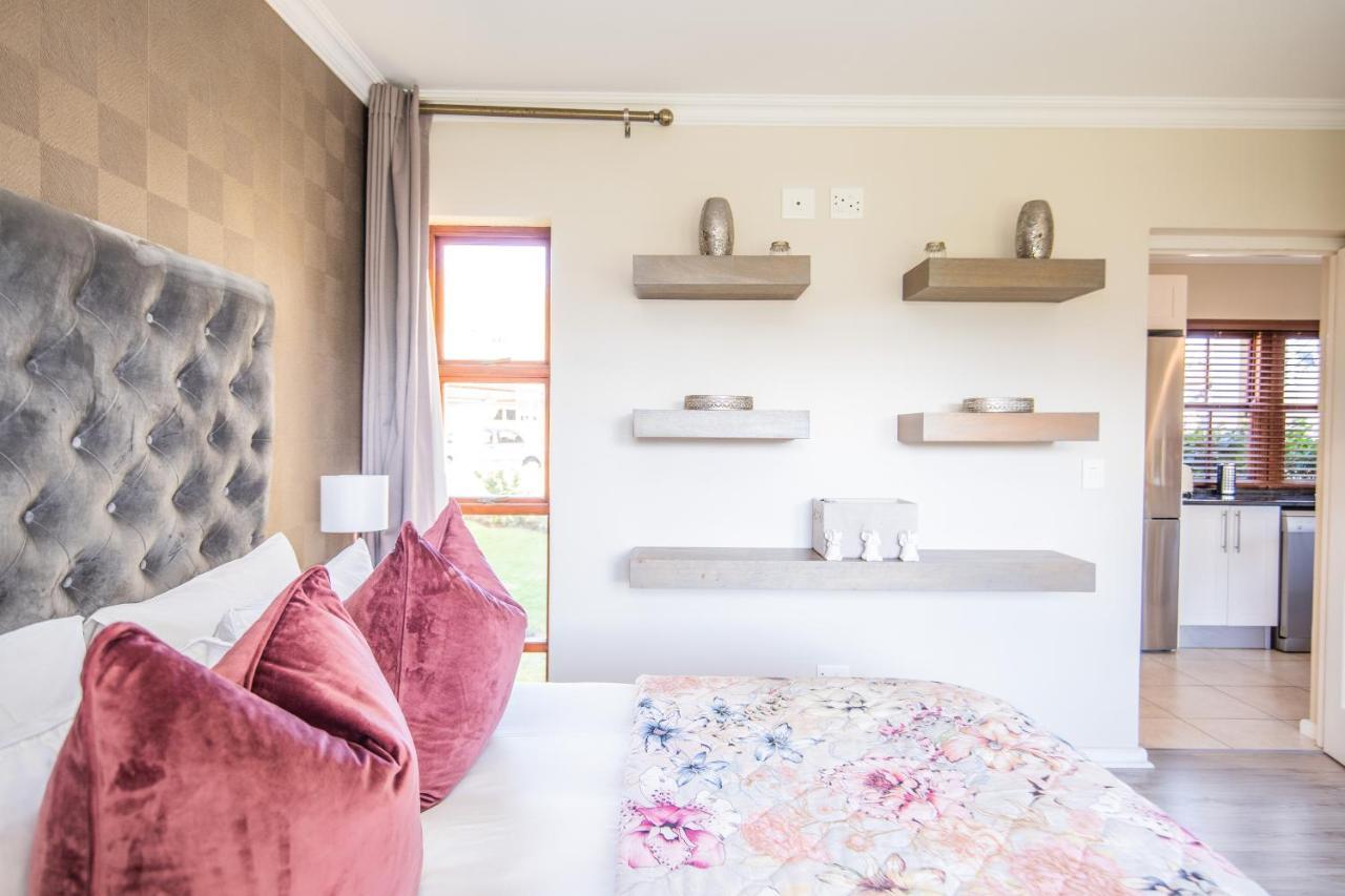 Ferienwohnung Six Whale Rock Gardens Plettenberg Bay Exterior foto