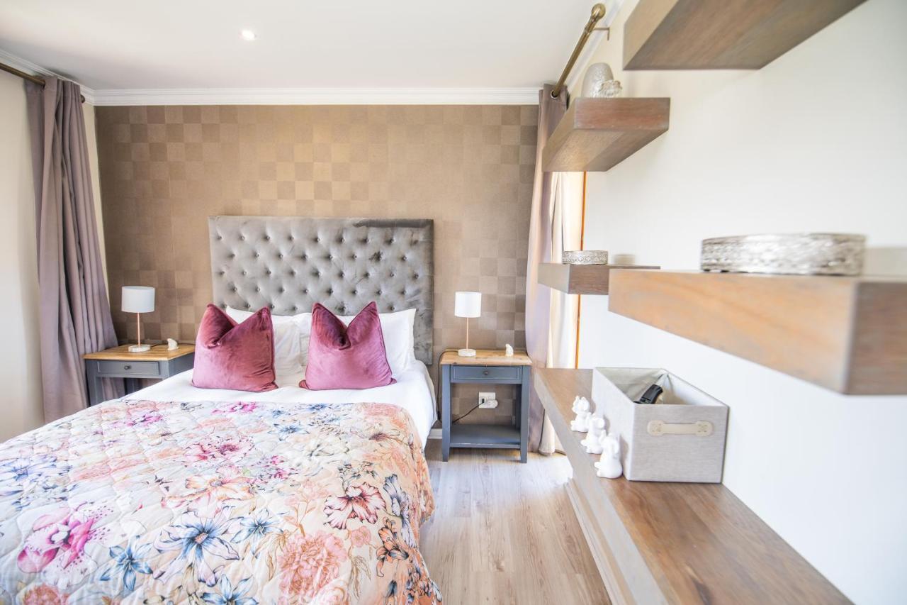 Ferienwohnung Six Whale Rock Gardens Plettenberg Bay Exterior foto